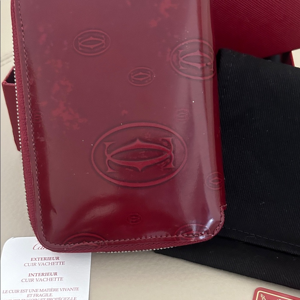Cartier Red embossed leather zip around compact wallet - Picture 2 of 15